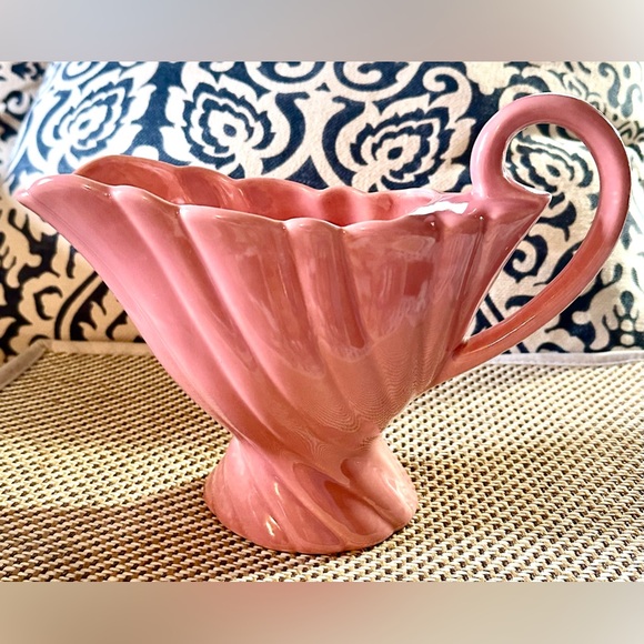 Vintage Pink Bauer USA Pottery Swirl Design Pitcher Flower Vase Signed - Picture 12 of 13